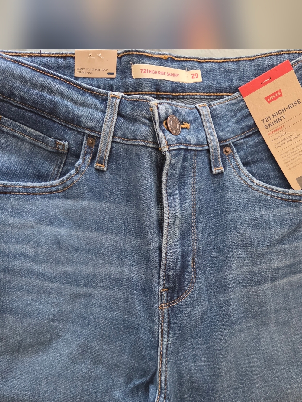 Levi's 721 High-Rise Skinny Jeans - Medium Blue